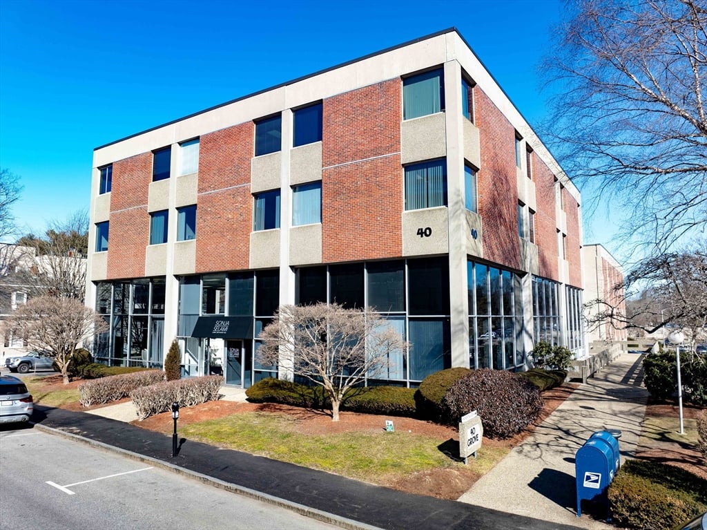 40 Grove Street, Wellesley, MA 02482