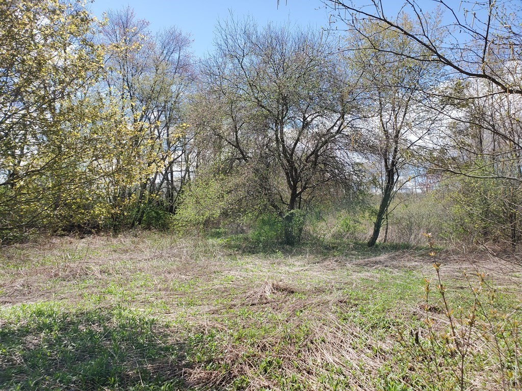 房源照片：18-20 Old W Brookfield Rd, North Brookfield