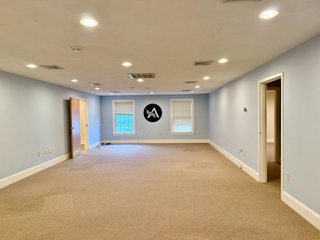 房源照片：1620 Sudbury Road #3, Concord