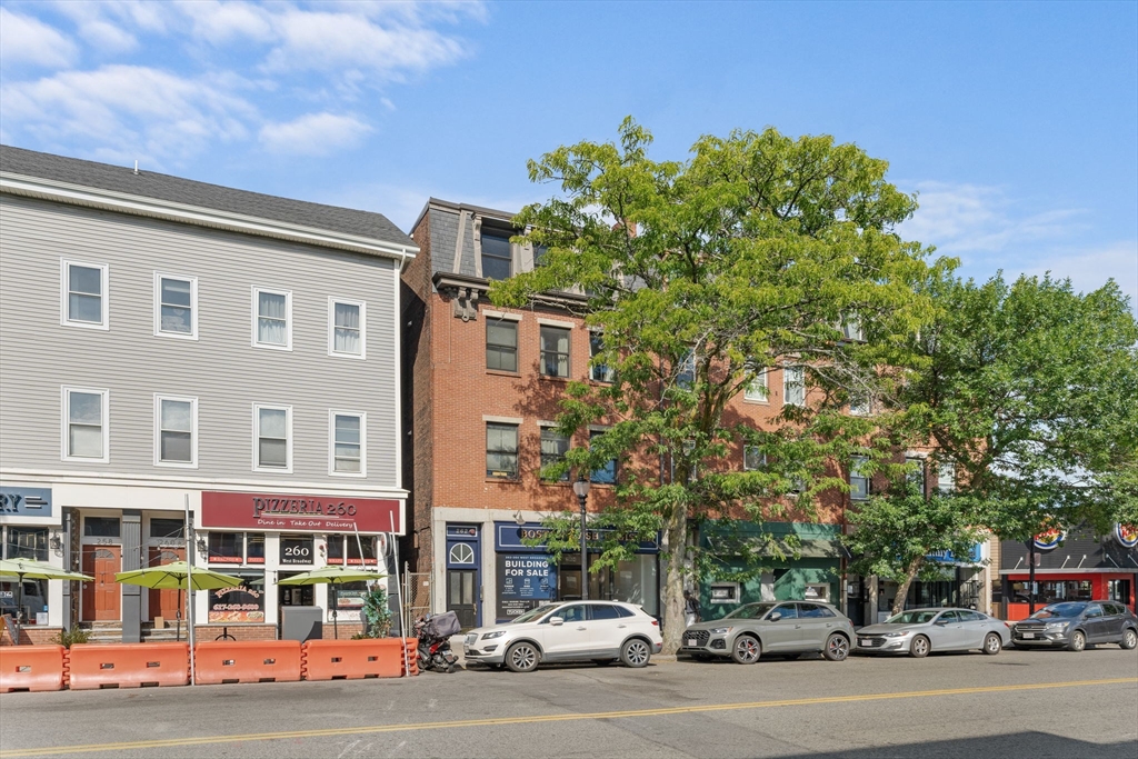 תמונה של הנכס: 262-264 West Broadway, Boston