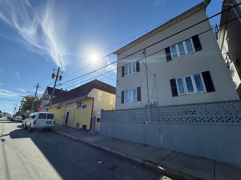 房源照片：208 Snell St, Fall River