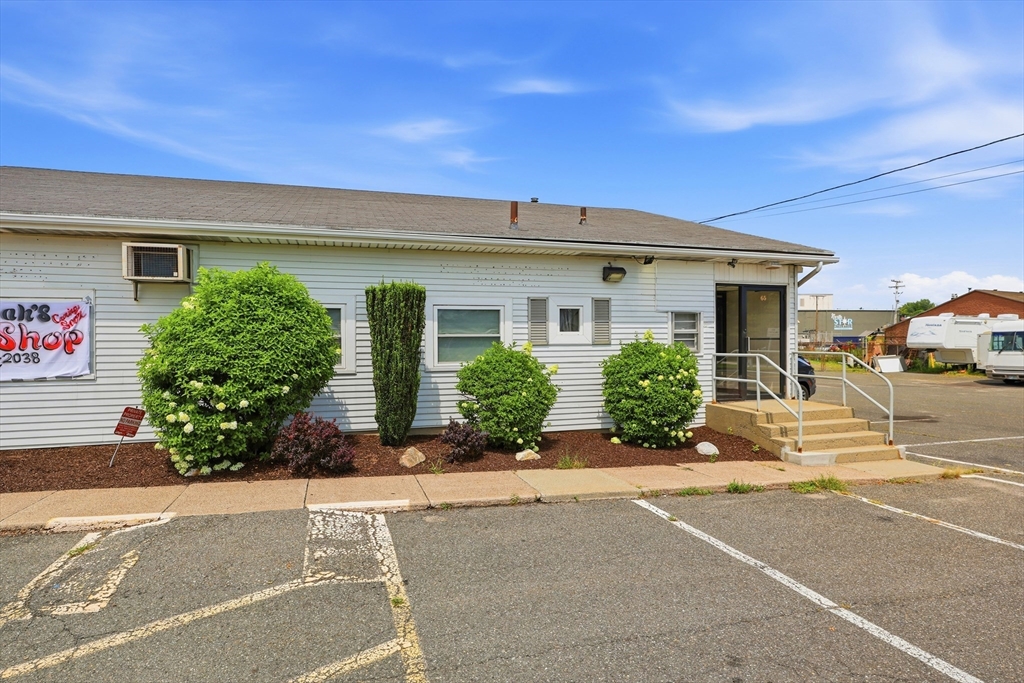 תמונה של הנכס: 65 Maple St., East Longmeadow