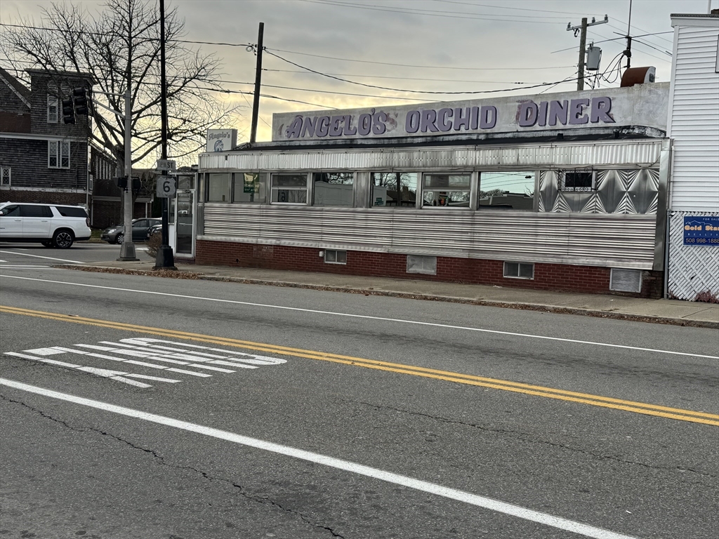 תמונה של הנכס: 805 Rockdale Ave, New Bedford