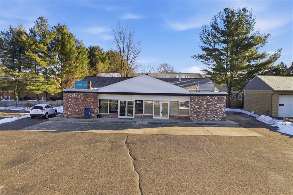תמונה של הנכס: 1979-1981 Memorial Dr, Chicopee