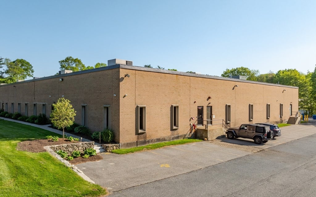 100-106 South St, Hopkinton, MA 01748