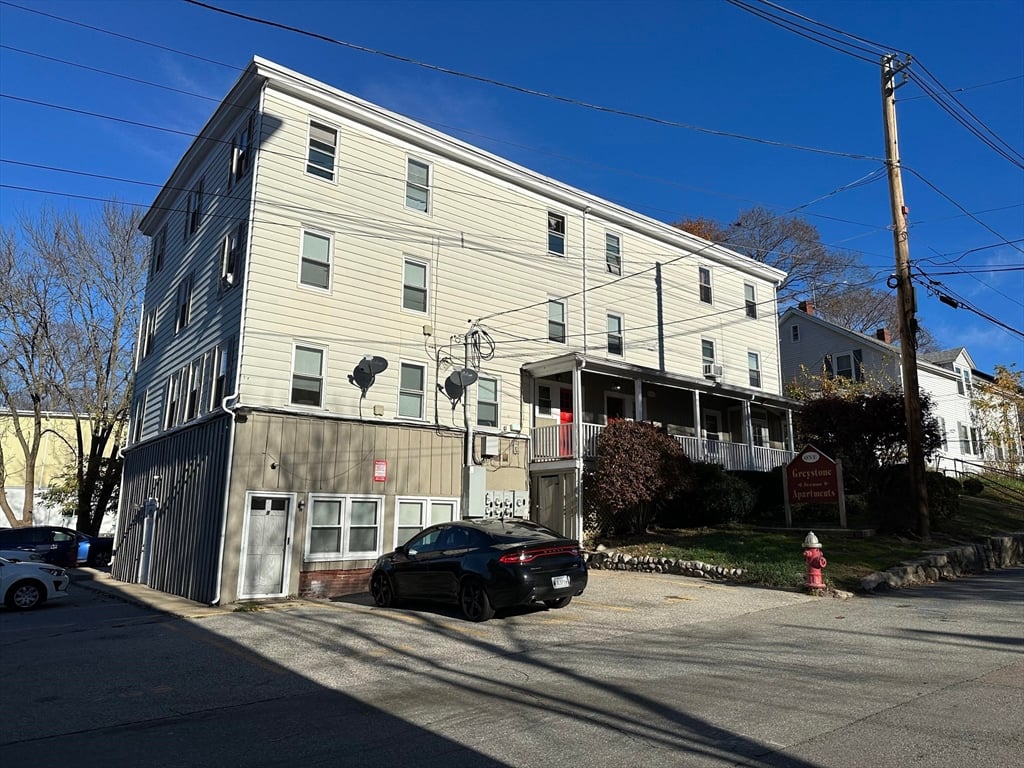 房源照片：1 & 2-4 Greystone Ave, North Providence