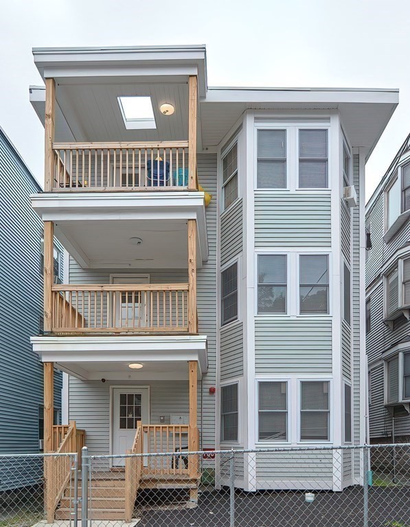 תמונה של הנכס: 35 Ellington St, Boston