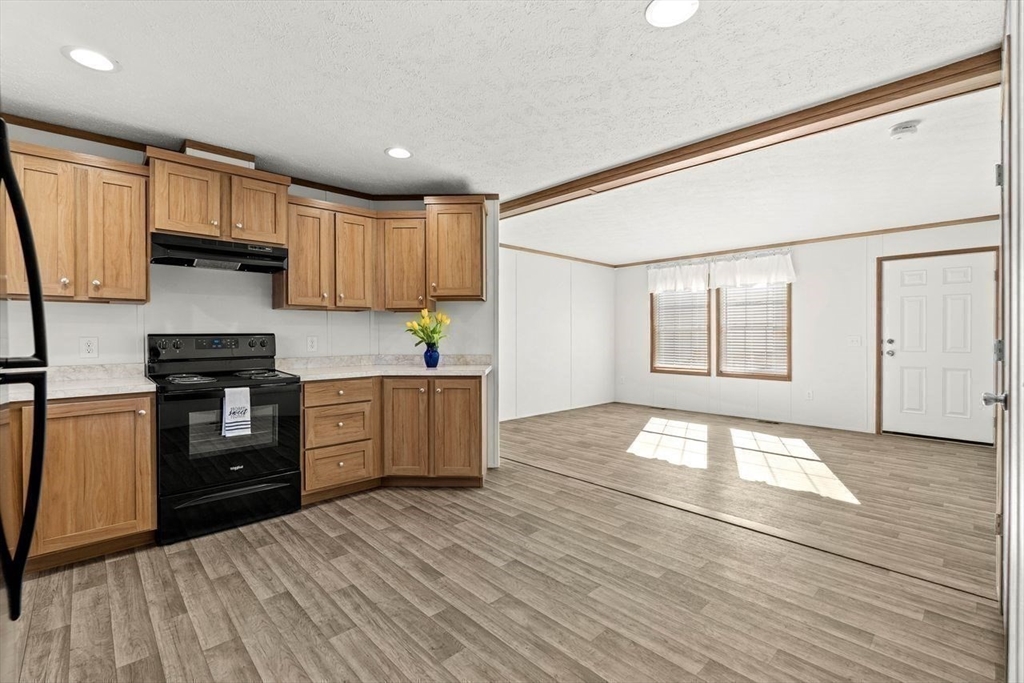 תמונה של הנכס: 200 North St #23-B, Danvers