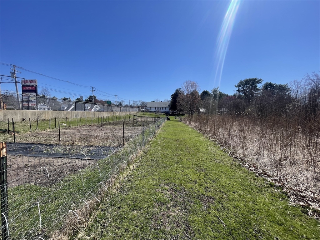 תמונה של הנכס: 360 W. Central Street, Franklin