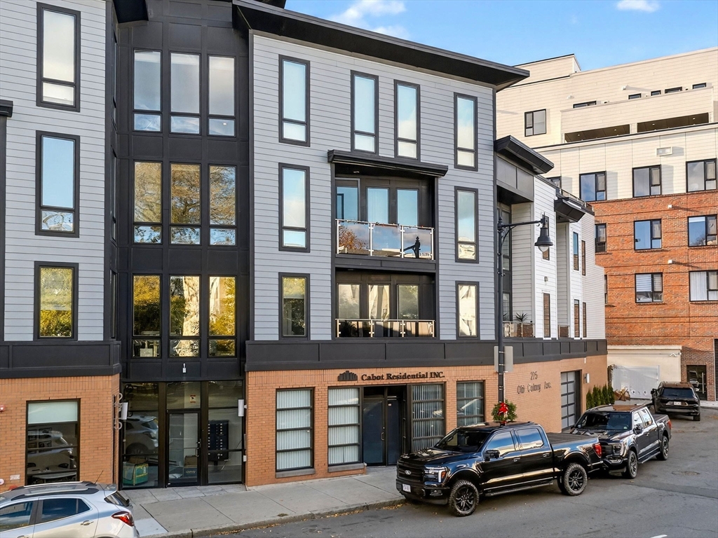 275 Old Colony Ave, Boston, MA 02127
