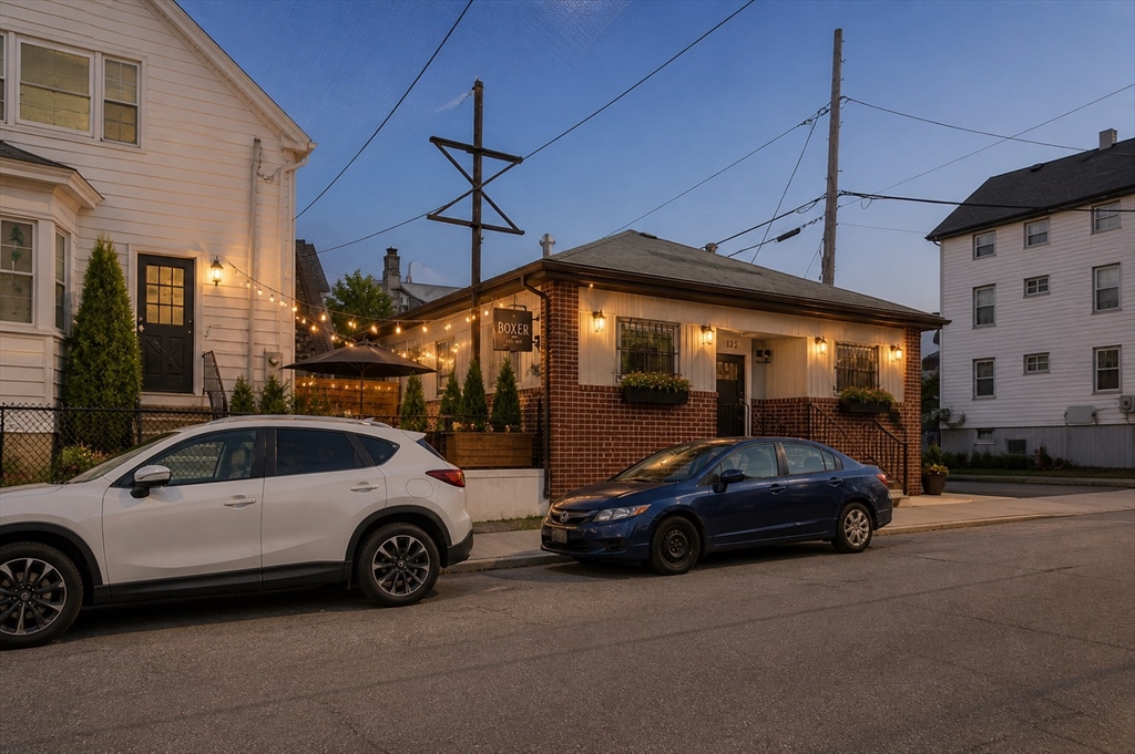 תמונה של הנכס: 296 County St, Fall River