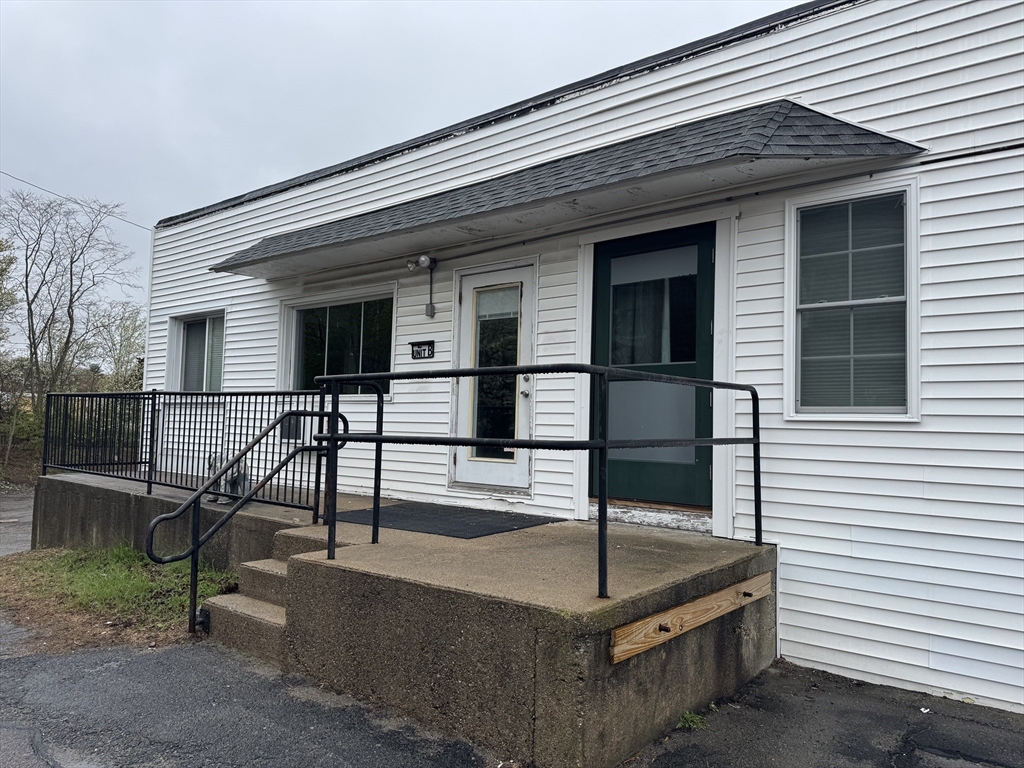 房源照片：560 Kelley Blvd, North Attleboro