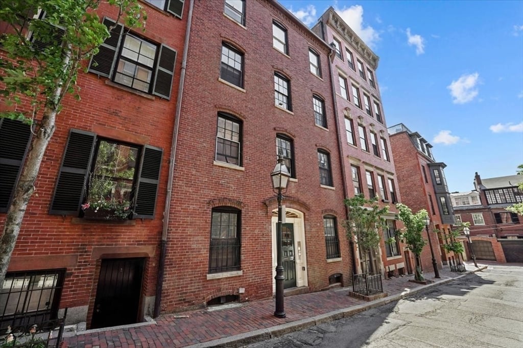 130 Myrtle St, Boston