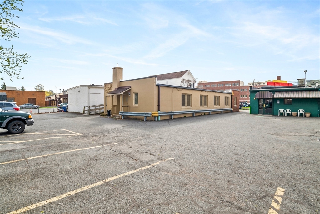 房源照片：68 Westfield St, West Springfield