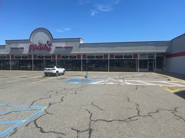 תמונה של הנכס: 1024 Kings Hwy #4, New Bedford