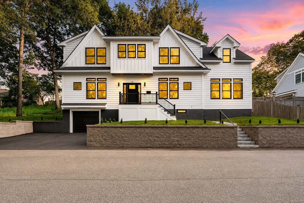 תמונה של הנכס: 98 Evans Rd, Marblehead