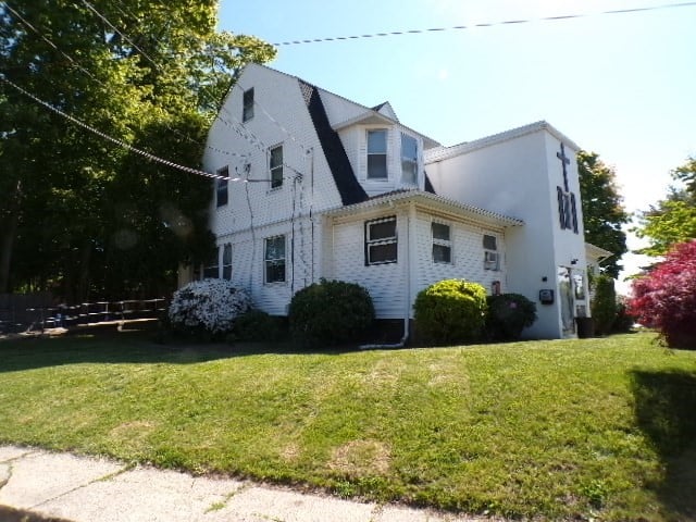 房源照片：1373 Smith St, North Providence