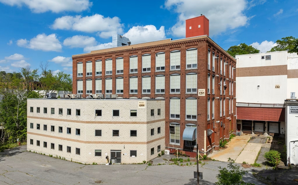 20 Cameron St, Clinton, MA 01510