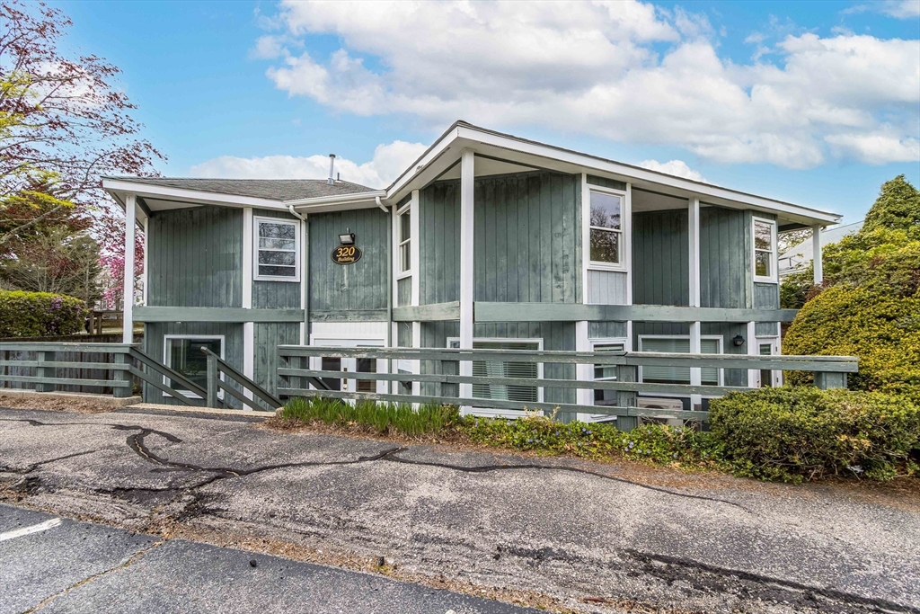 房源照片:320 Gifford Street #1-5, Falmouth