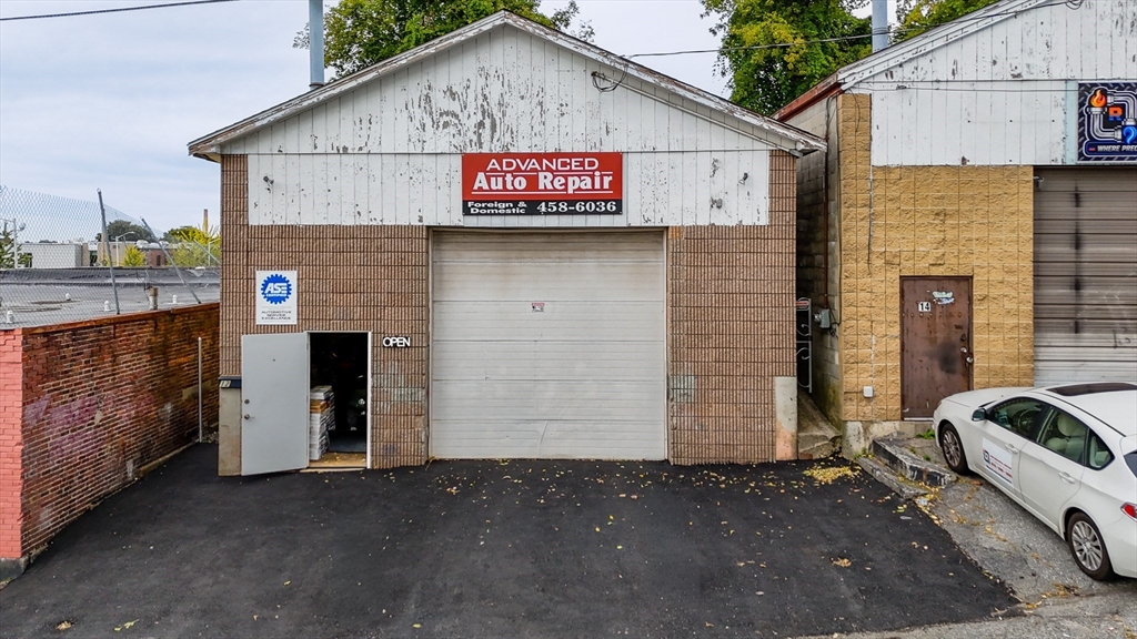 房源照片：12 Carlton Street, Lowell