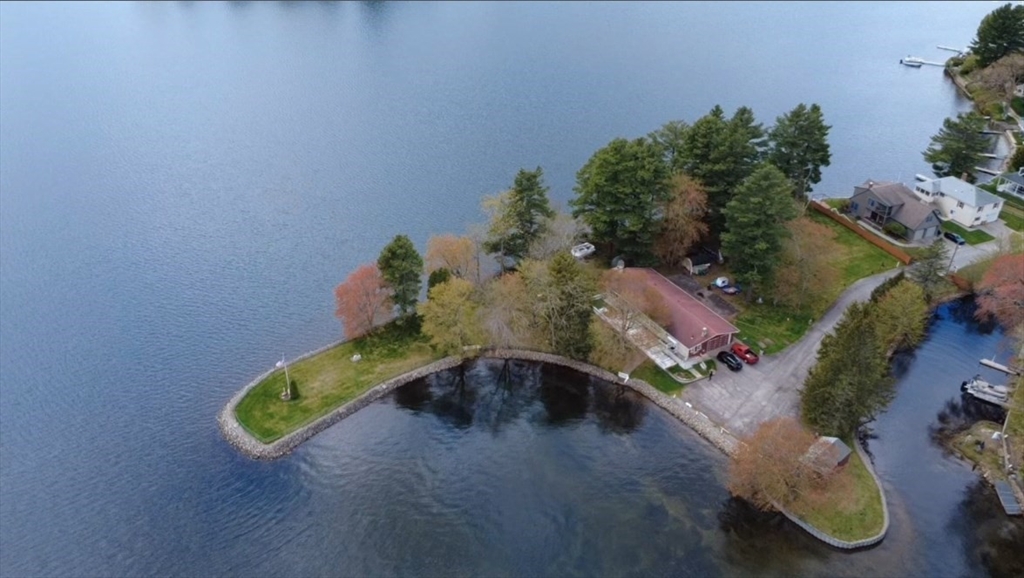 תמונה של הנכס: 20 Indian Point Rd, Webster