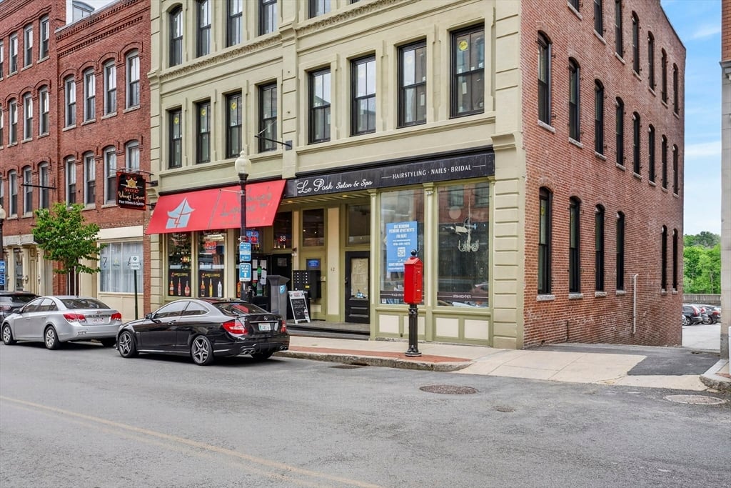 42 Washington St, Haverhill, MA 01832
