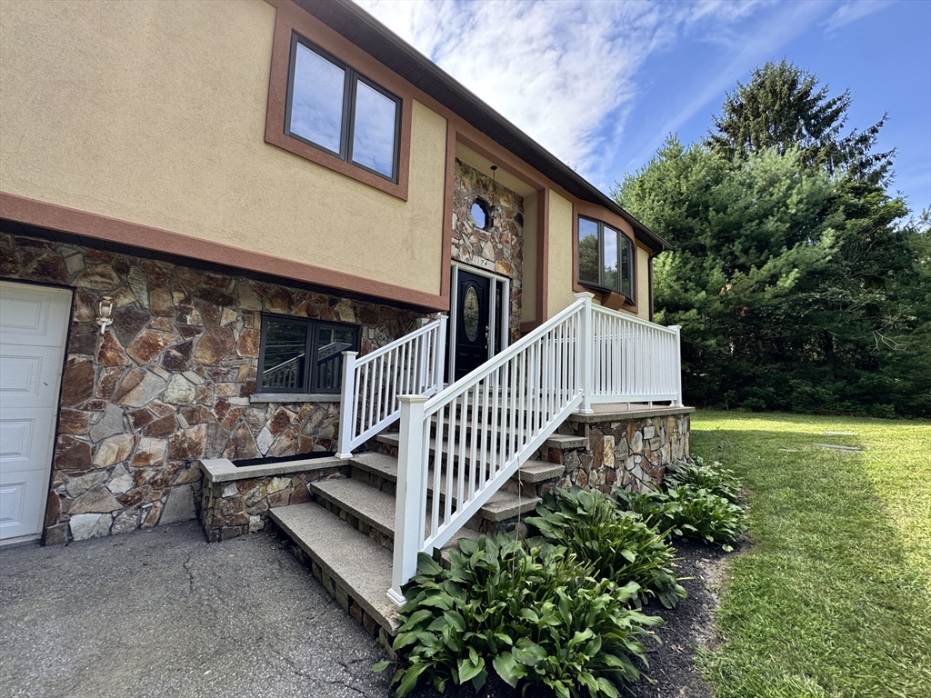 תמונה של הנכס: 1174 Old Fall River Rd, Dartmouth