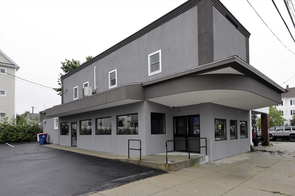 房源照片：489A-B Ashley Blvd #A-B, New Bedford