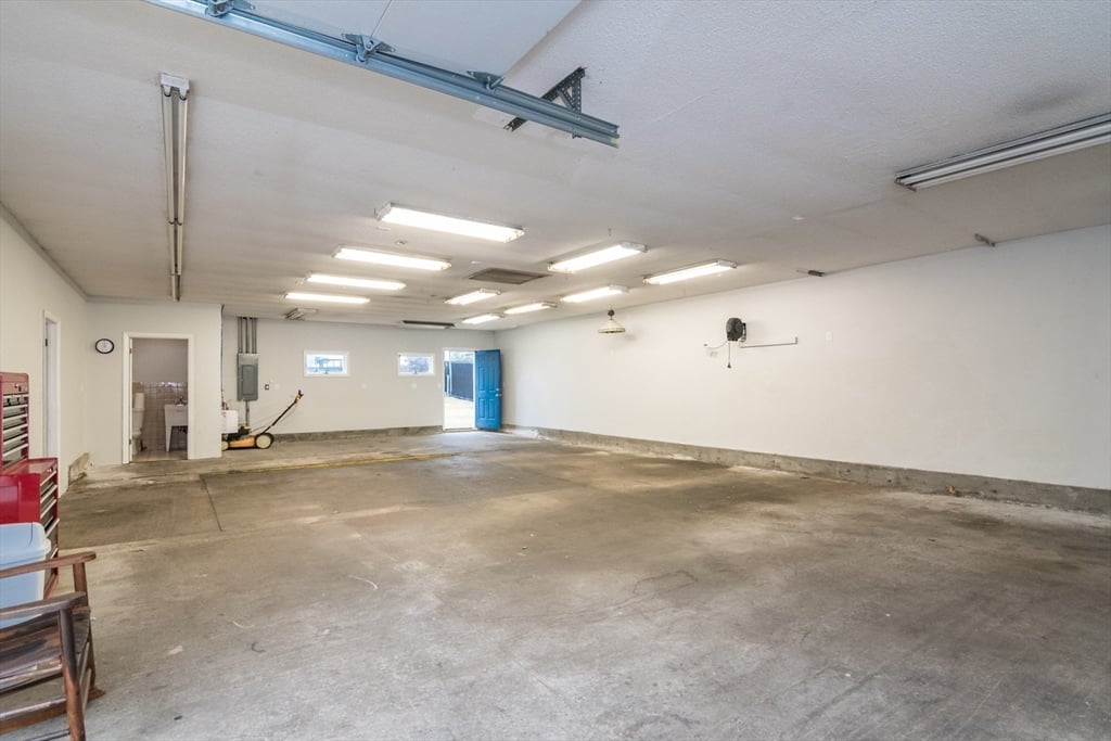 248 Laconia St, Springfield, MA 01129
