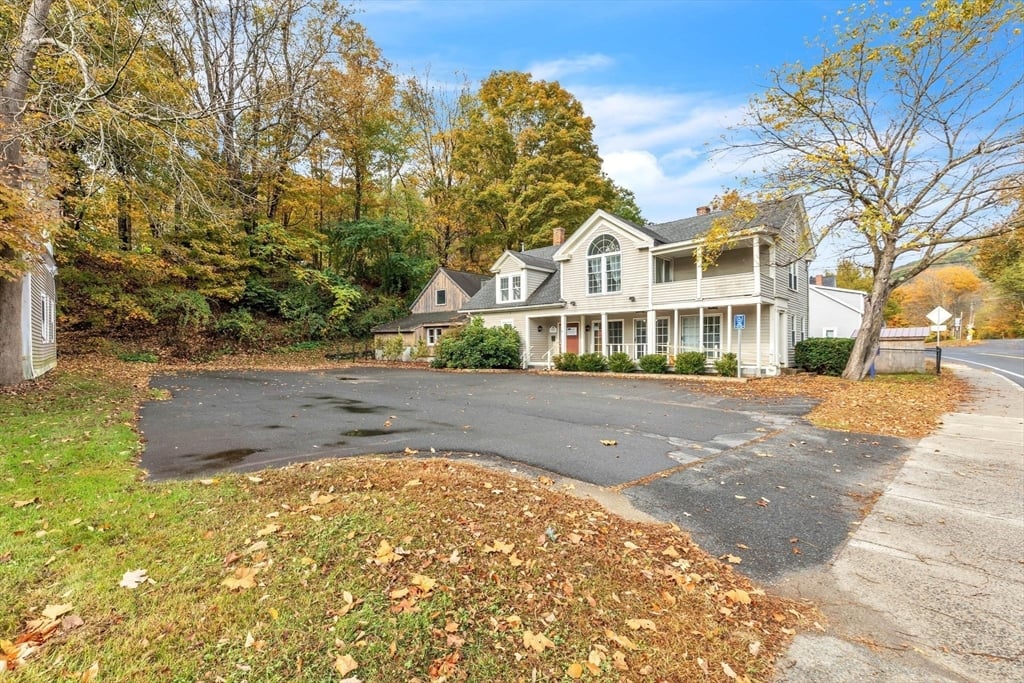 תמונה של הנכס: 9 Russell Rd, Huntington