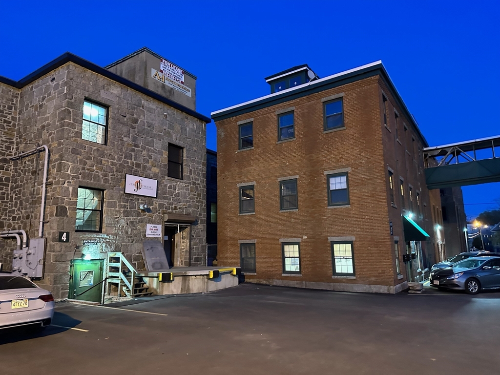תמונה של הנכס: 119R Foster St #Building 4, Peabody