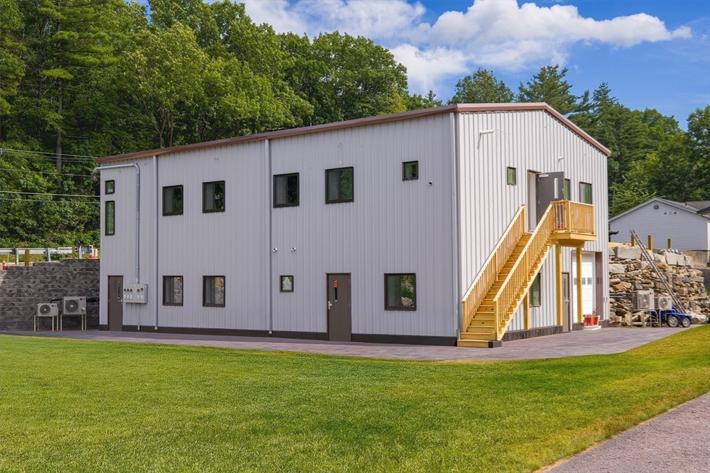 房源照片：1341 Central Street #5, Leominster