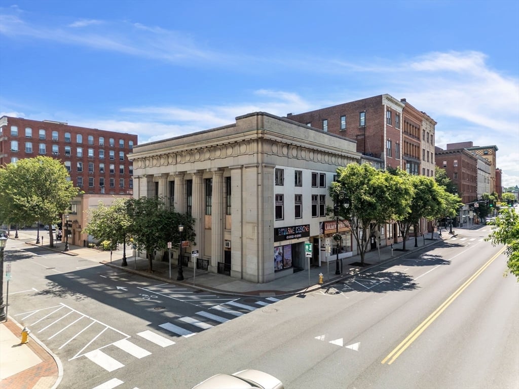 תמונה של הנכס: 1675 Main St, Springfield