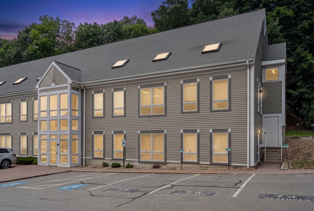 房源照片:491 Maple #207 and 208, Danvers