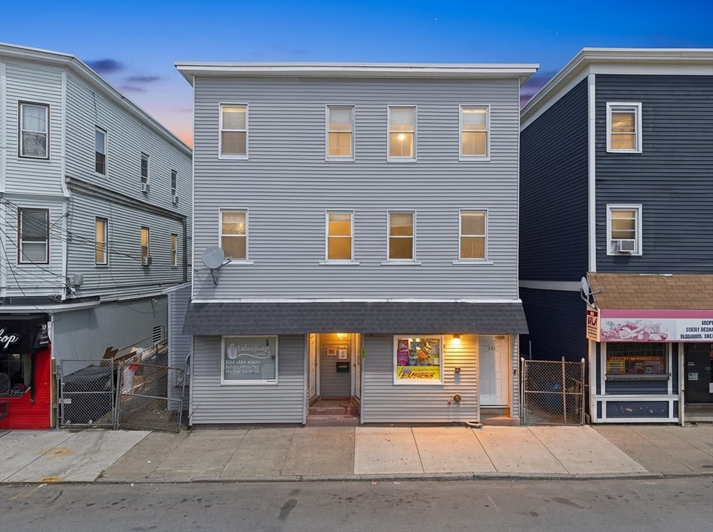 תמונה של הנכס: 152-158 S Union St, Lawrence
