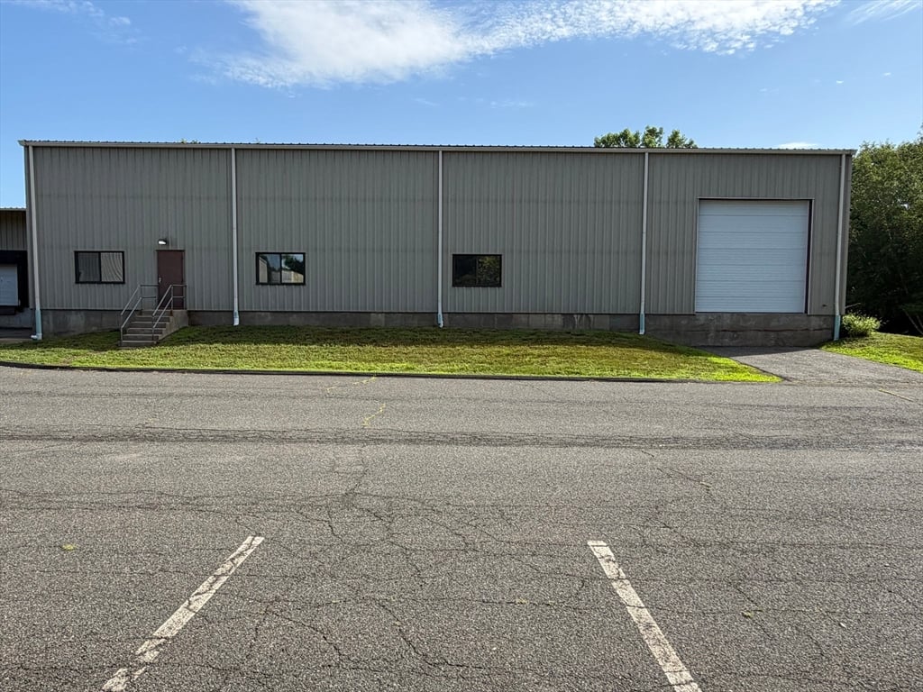 房源照片：6 Industrial Pkwy, Easthampton