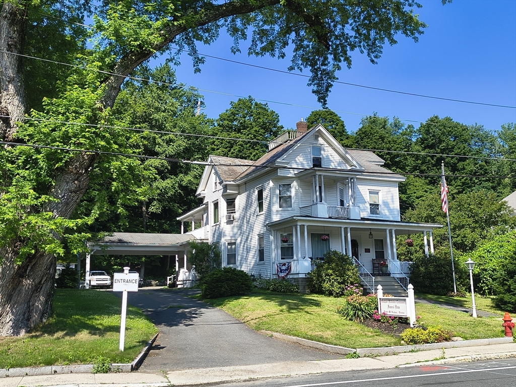 תמונה של הנכס: 27 Russell Rd, Huntington