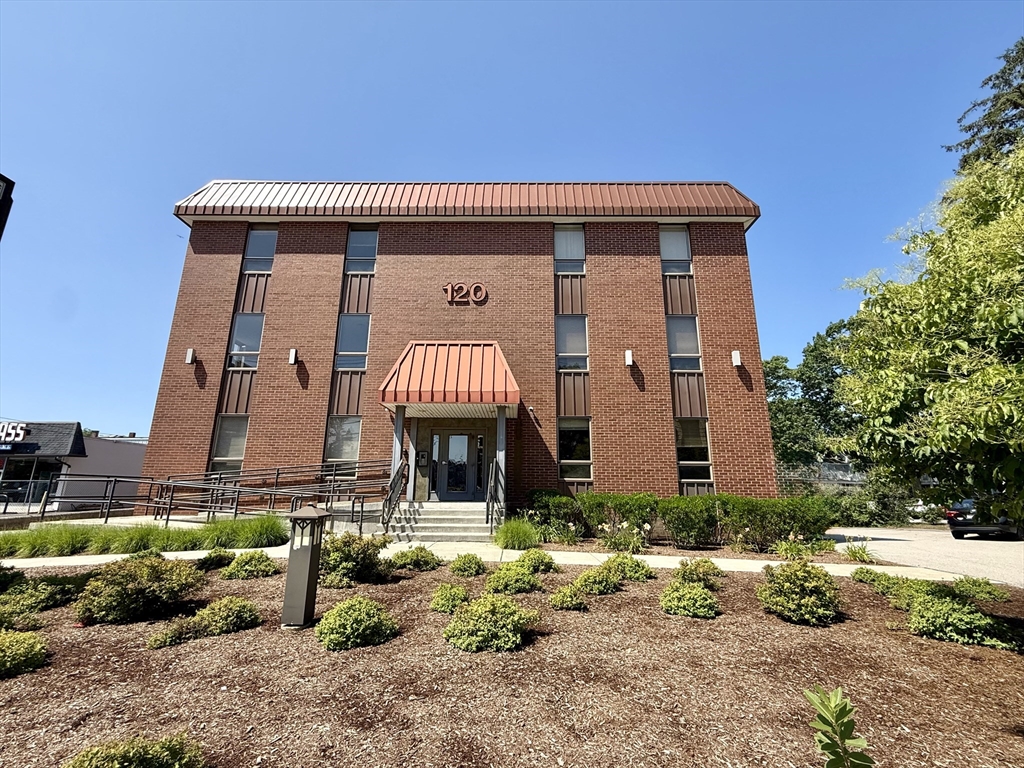 תמונה של הנכס: 120 N Main St #304, Attleboro