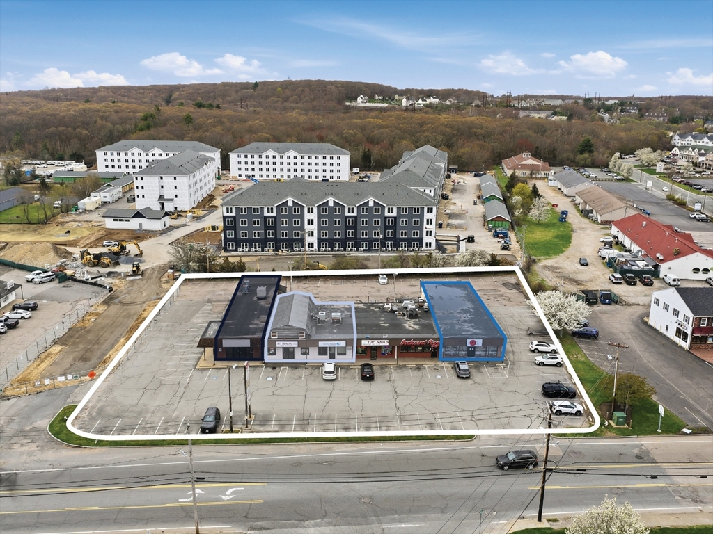 房源照片：584 Kelley Blvd, North Attleboro