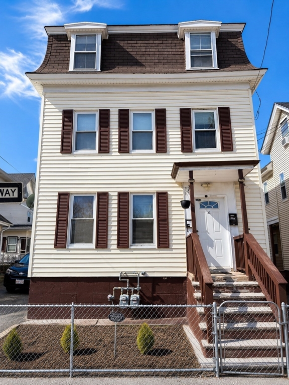 תמונה של הנכס: 33 S Whipple St, Lowell