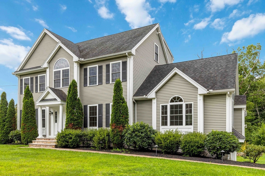 תמונה של הנכס: 1055 Salem Street, North Andover
