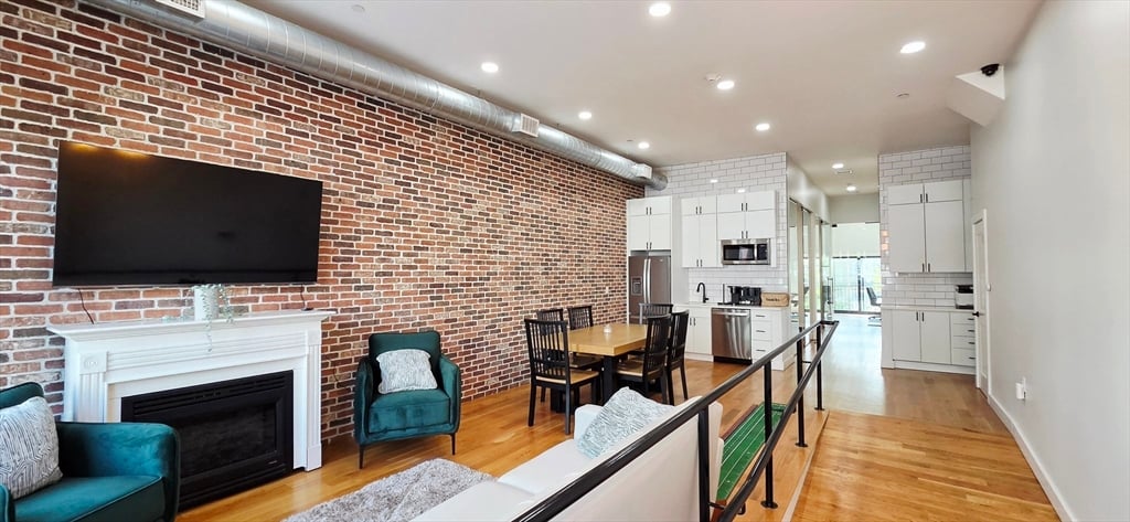 תמונה של הנכס: 82 Chelsea St #1, Boston