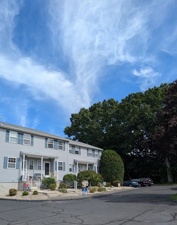 房源照片:60 Waters Edge Dr #60, Ludlow