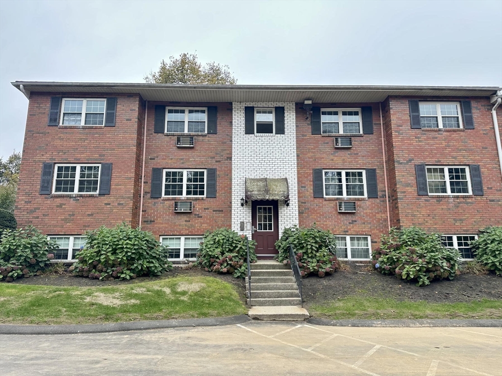 房源照片:7 Maple Crest Cir #E, Holyoke