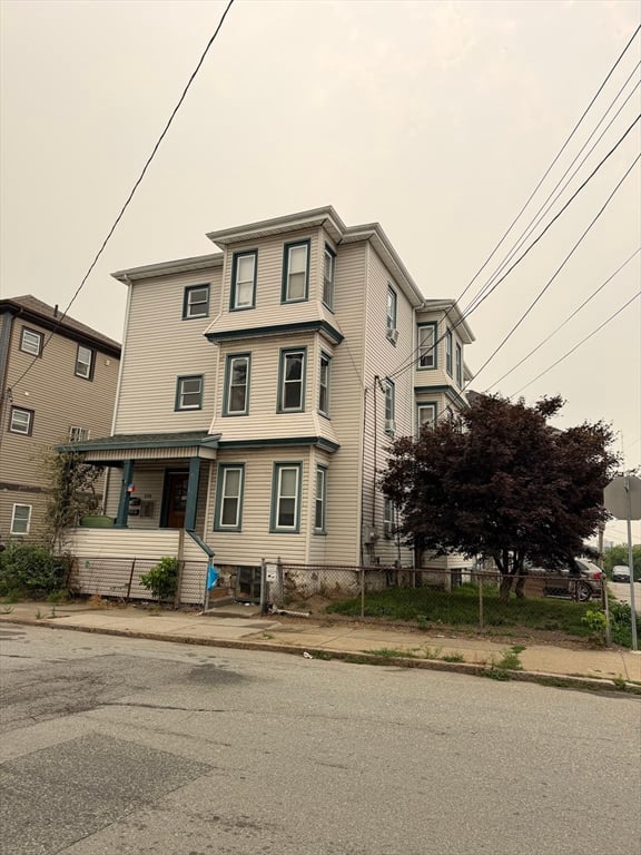תמונה של הנכס: 898 Rodman Street, Fall River