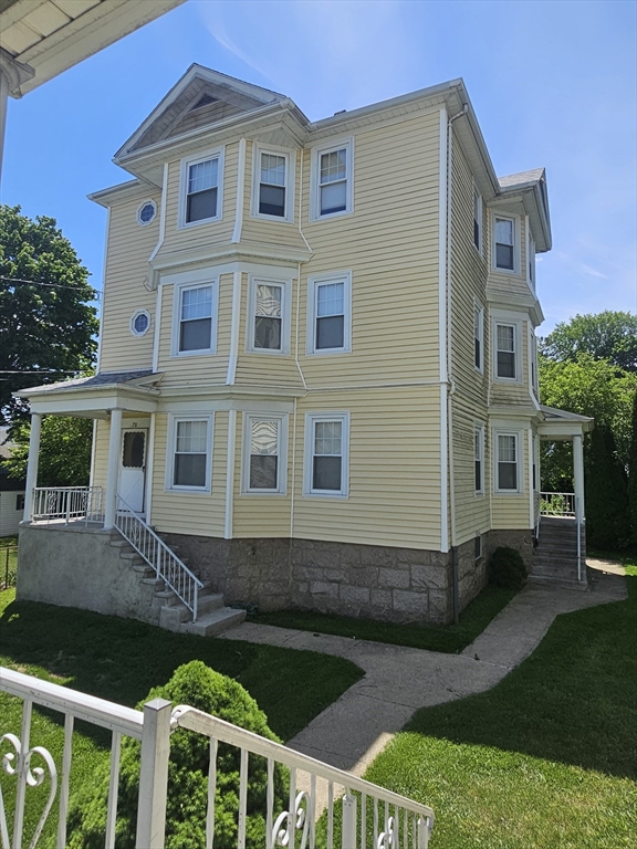 房源照片：70 Warburton Street, Fall River