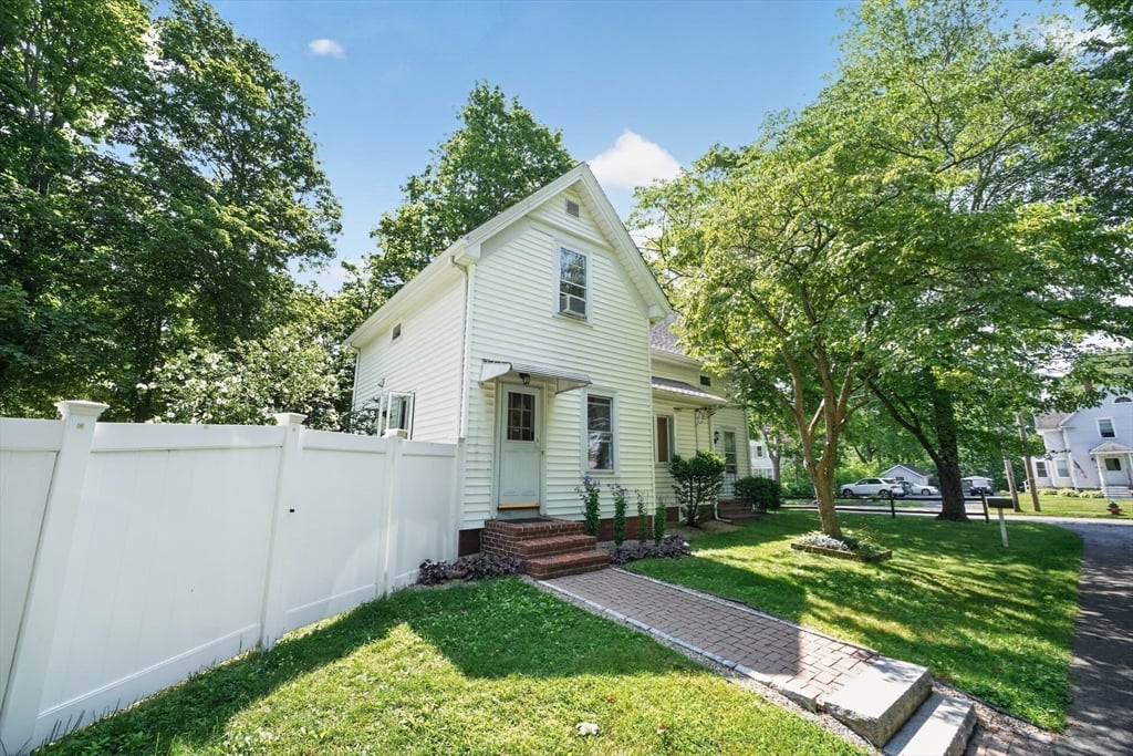 תמונה של הנכס: 207 N Central St, East Bridgewater