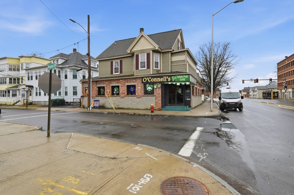 房源照片：729 Chicopee St, Chicopee