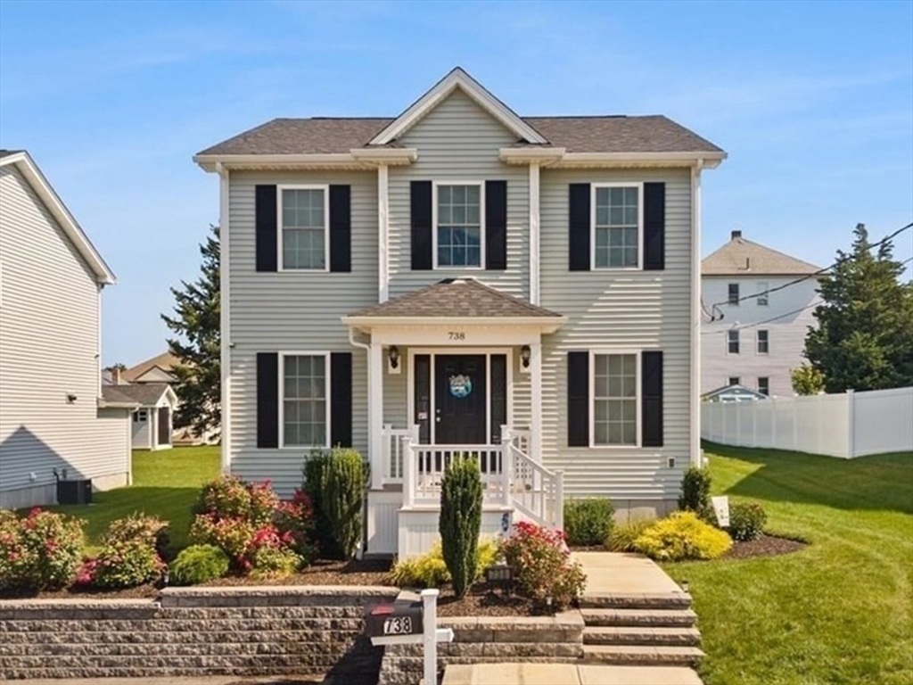 房源照片：738 Hicks St, Fall River