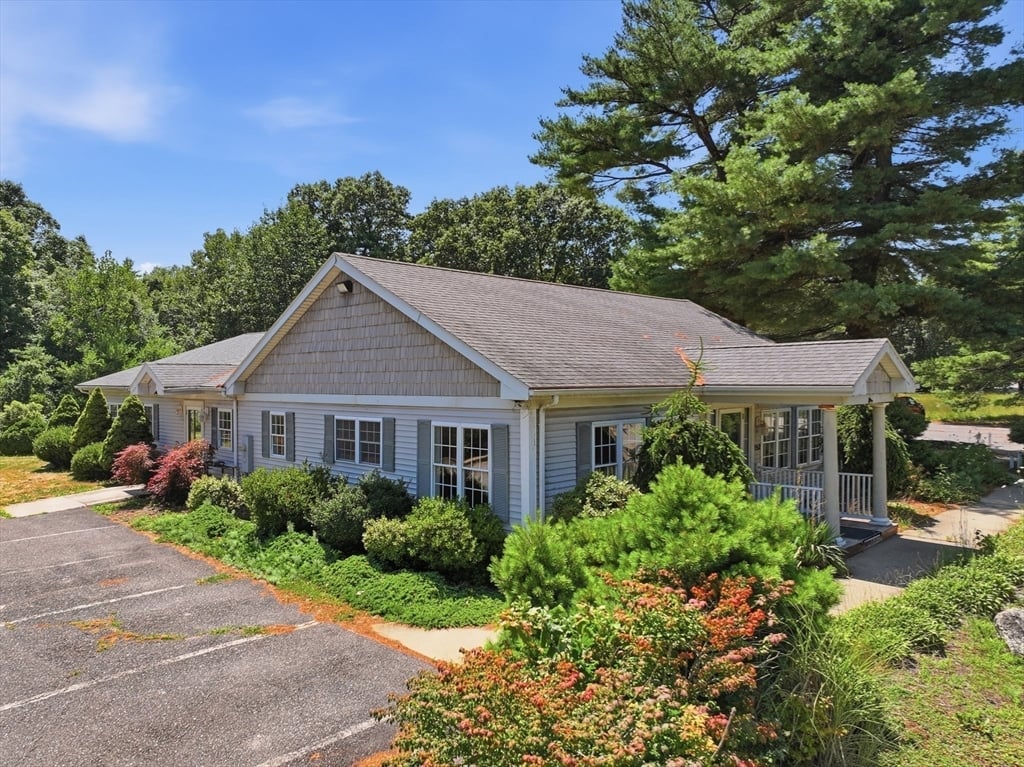 תמונה של הנכס: 150-152 West Main Street, West Brookfield